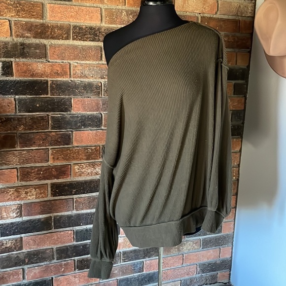 We The Free Olive Ribbed Top - Picture 1 of 6